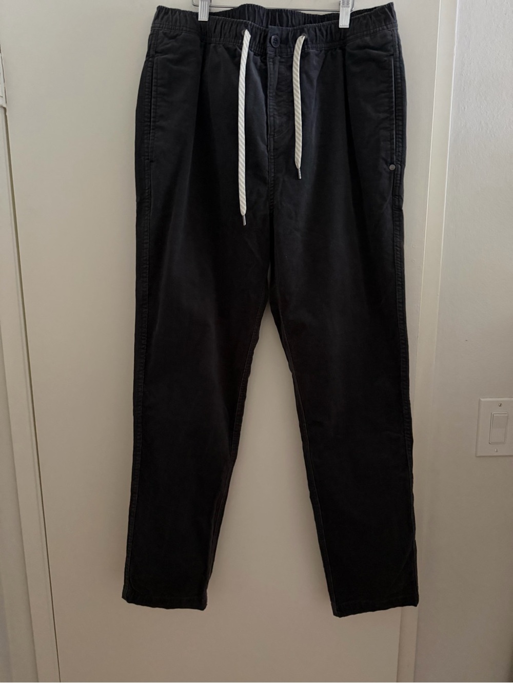Vuori Men’s Black Corduroy Pull-On Pants Size XL